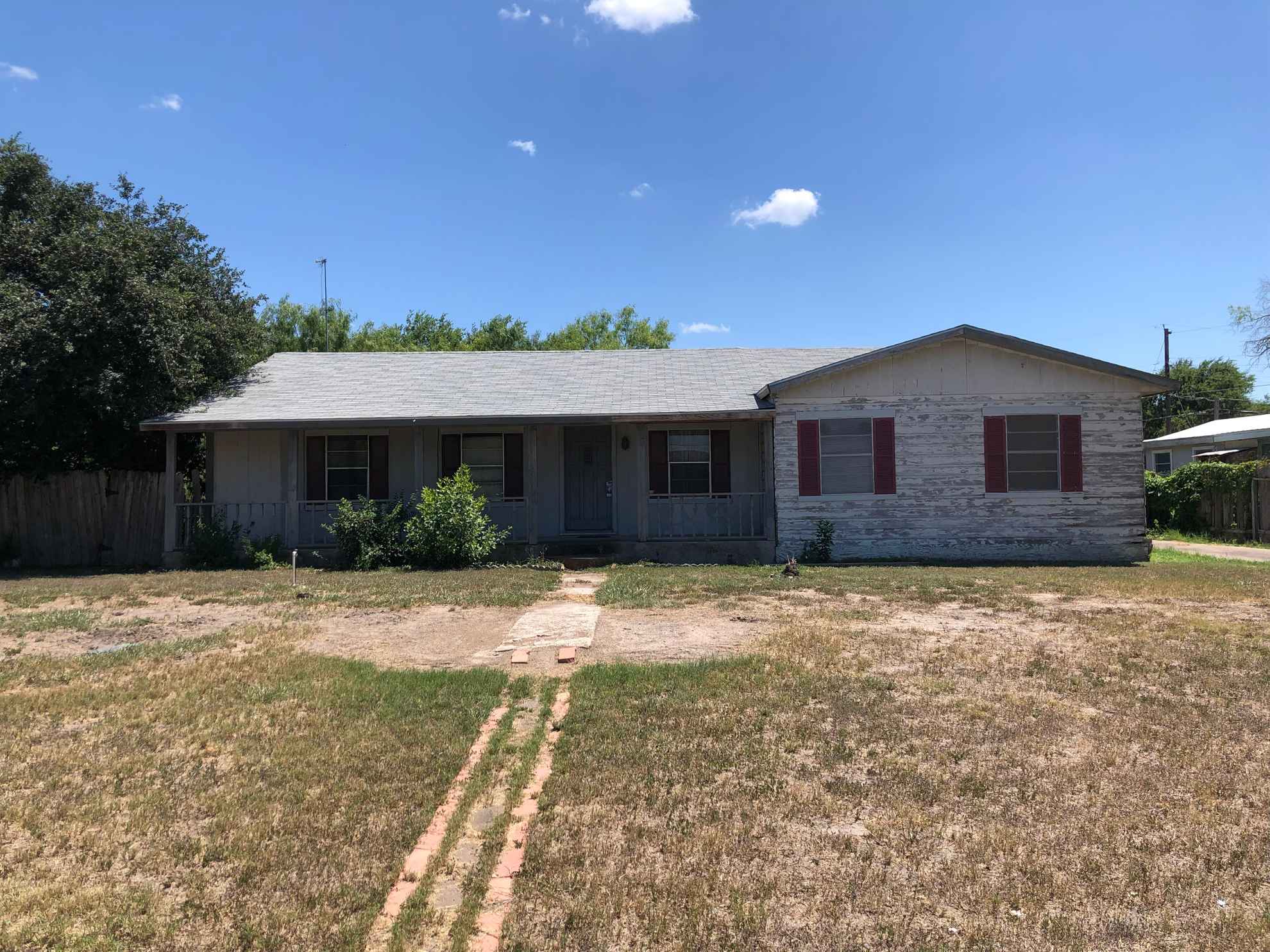 602 E Blair, Three Rivers